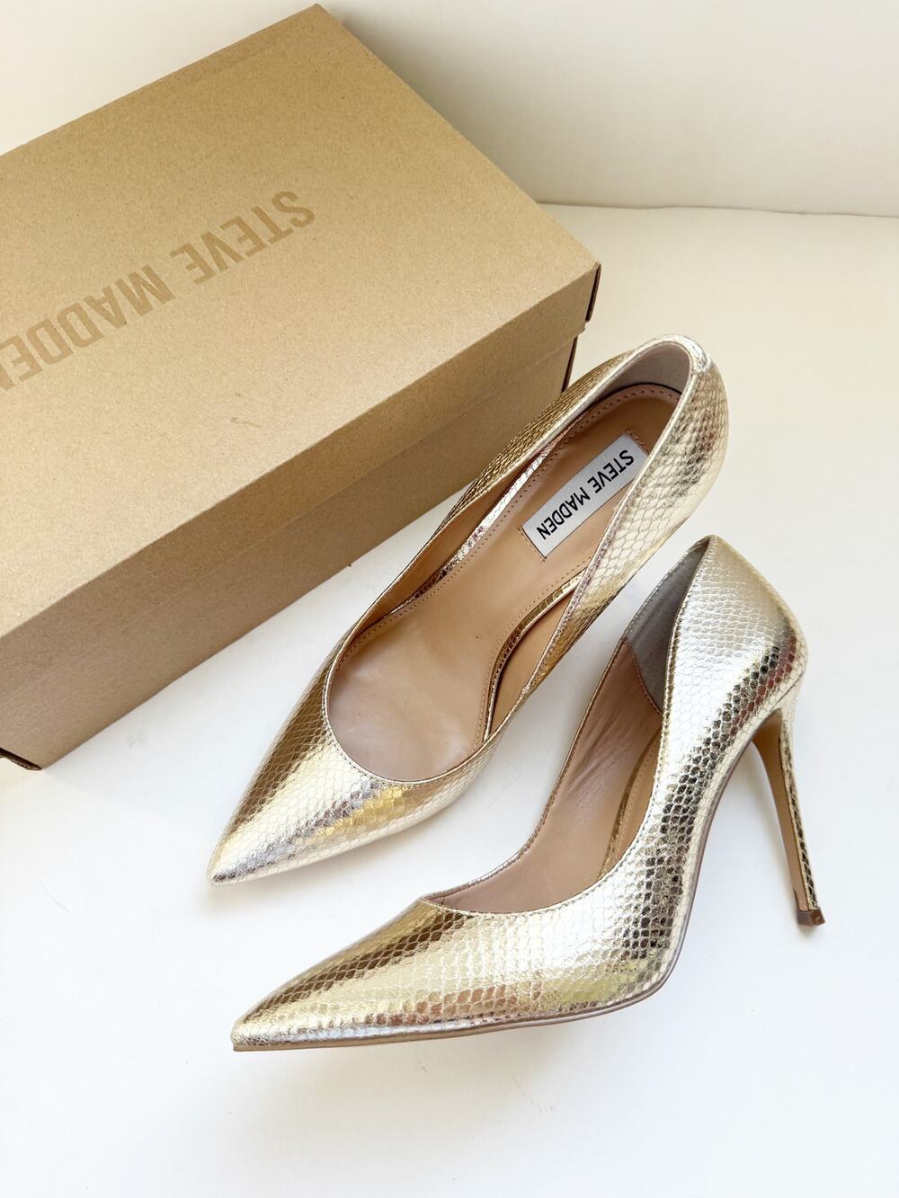 NWB Steve Madden Evelyn Snake Embossed Gold Pointed Toe Heel 9.5